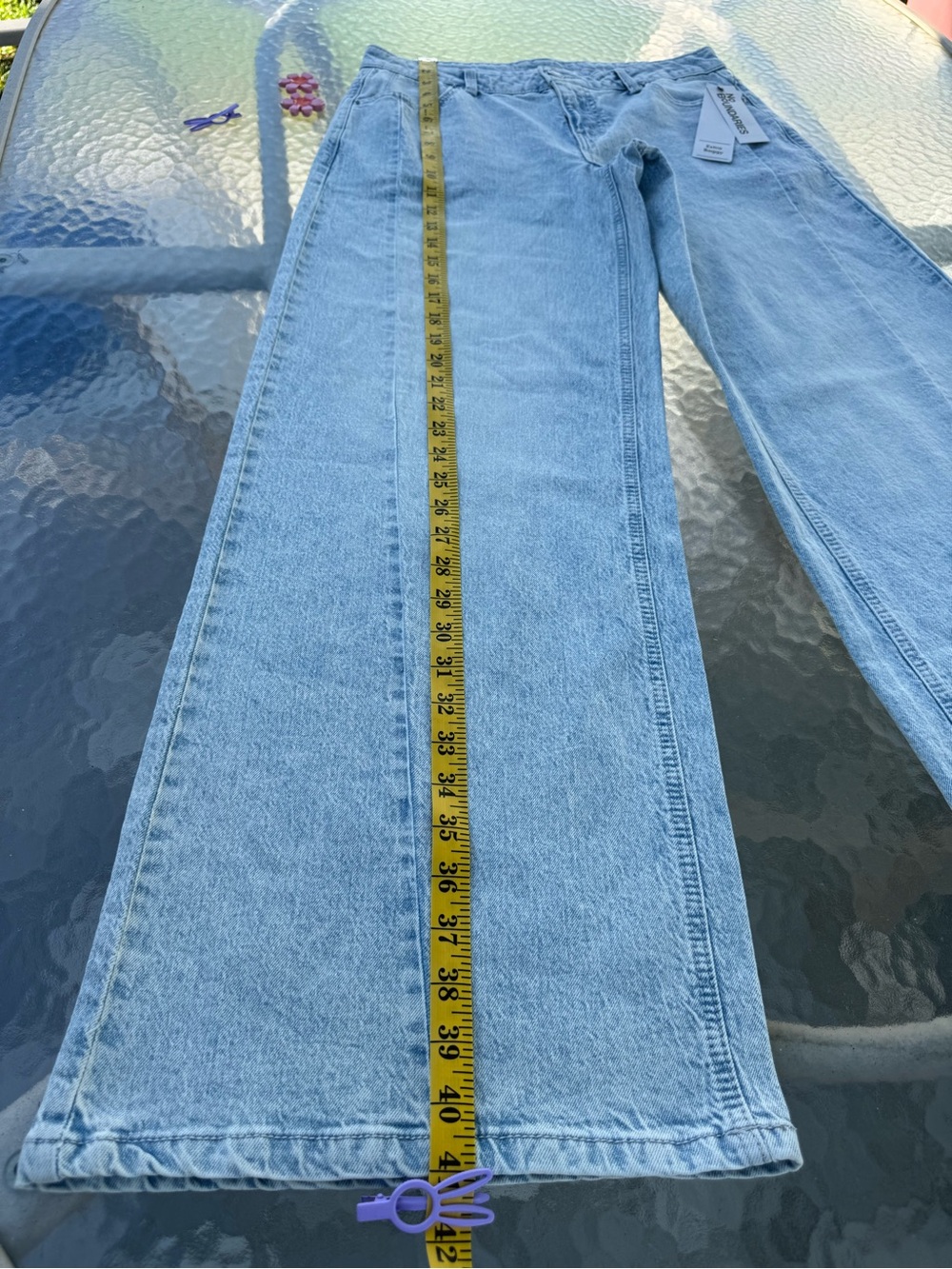 🩵🤍Low Rise Extra Baggy Jeans No Boundaries Light Acid Wash NWT Size 6 - Picture 8 of 16